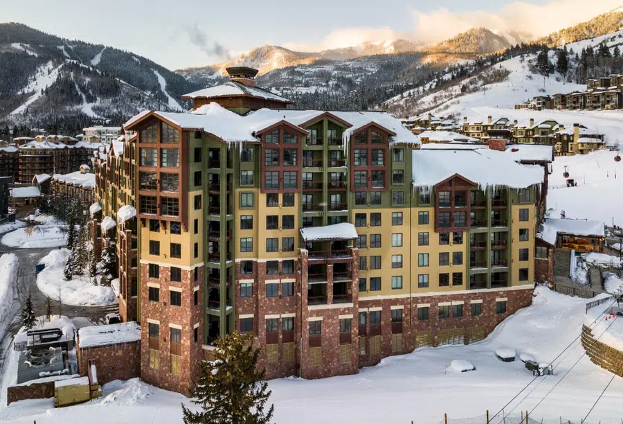 Grand Summit Hotel
